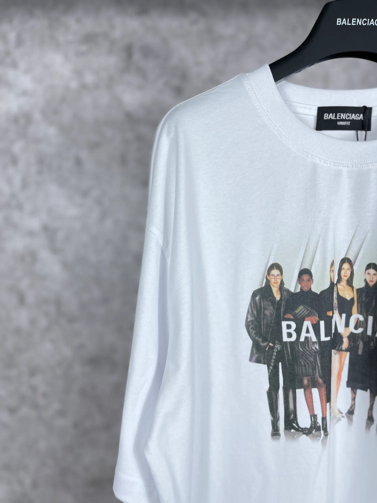 【 . Quality】 BALENCI*GA/ .Classic . 22SS#BALENCI*GA# T . ZP . 260 ， . ， 。 。Classic ， ， ， . OS . Same Style ：BL 223037 ：Black.White. Gray Size：XS L